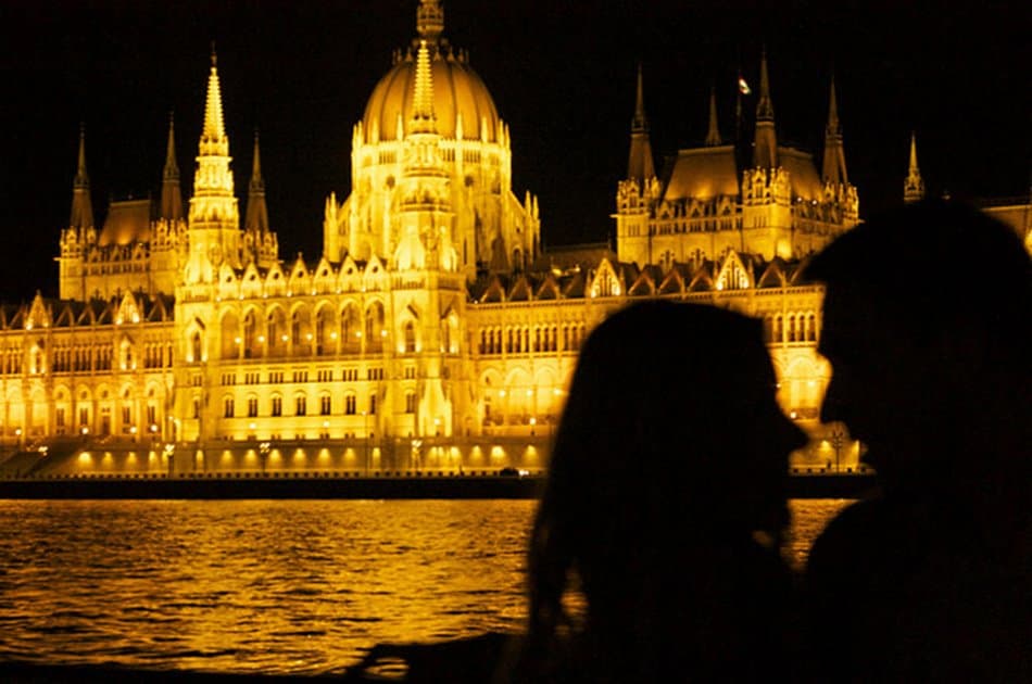 Hungarian Folklore Performance and Dinner & Cruise in Budapest - Photo 8