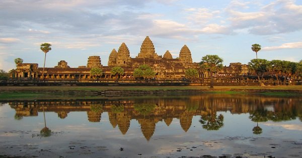 Discover Angkor Complex in Siem Reap With a Joining Tour
