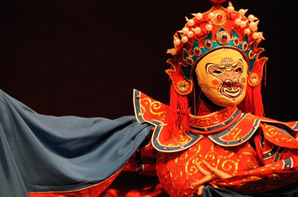 Beijing Roast Duck Dinner and Peking Opera on a Private Tour