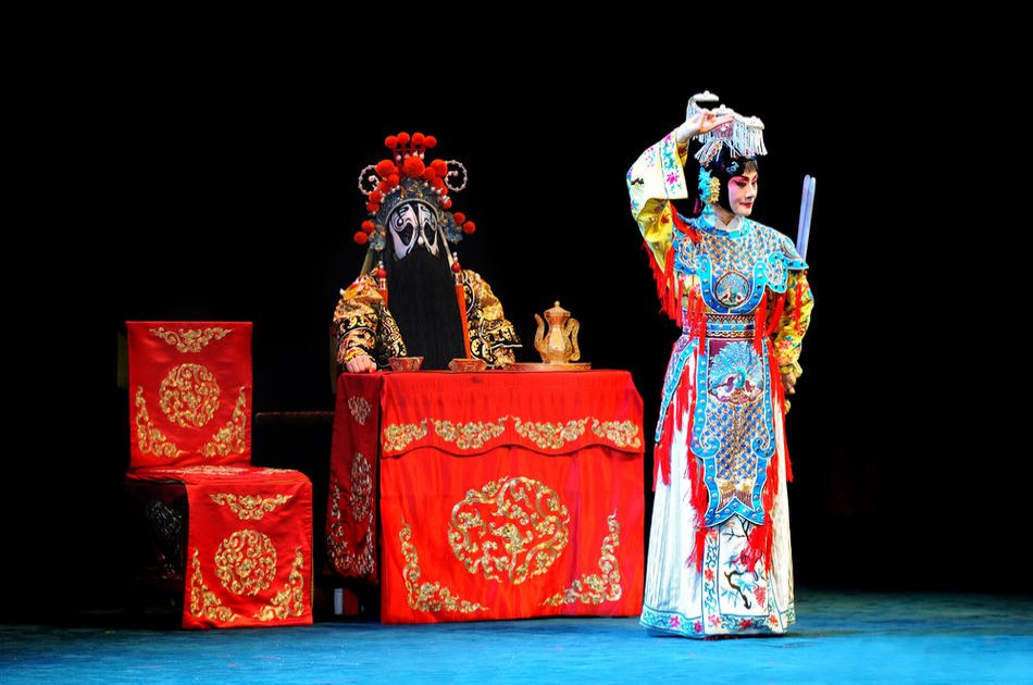 Beijing Roast Duck Dinner and Peking Opera on a Private Tour