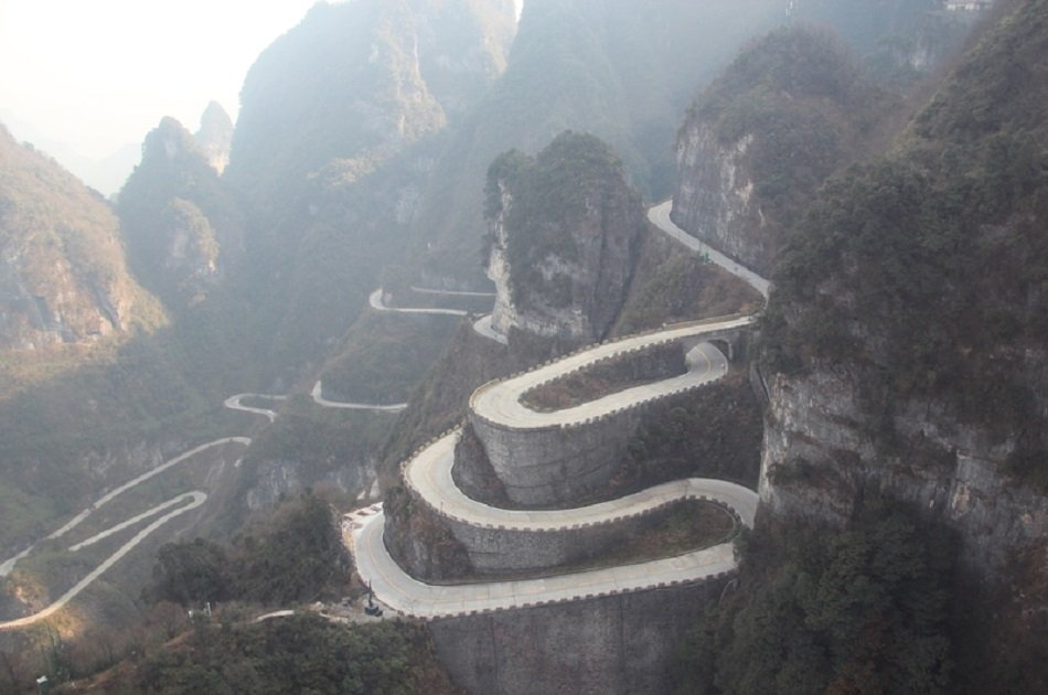 Zhangjiajie Private Trip of Tianmen Mountain, Sky Walk and Tujia Custom Discovery