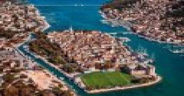 Private Split & Trogir: Wine Tasting & Vineyard with Sea View