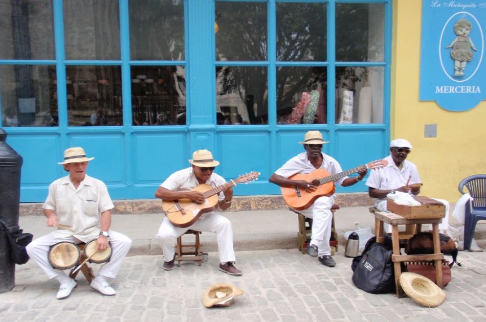 Havana City Private Tour in Classic Car