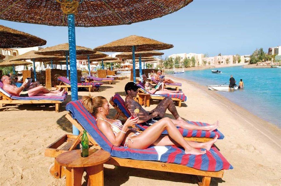 11 Days 10 Nights Egypt Holiday Travel Package to Cairo Aswan Luxor & Hurghada