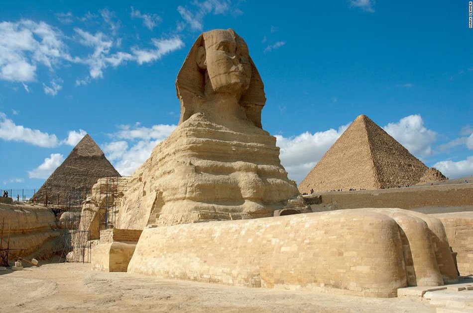 8 Hour Private Tour to Giza Pyramids, Sphinx, Old Cairo, Citadel and Bazaar