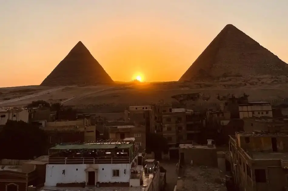 Night Tour to the Giza Pyramids and Sphinx for the Sound & Light Show