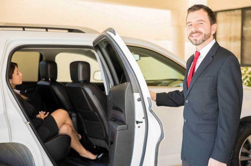Private Arrival Airport Transfer from Cairo Airport to Cairo or Giza Hotels