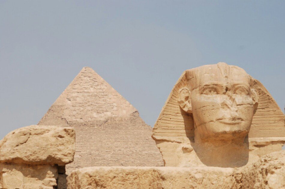 Private Giza Pyramids, Egyptian Museum & Khan El khalili Half Day Tour
