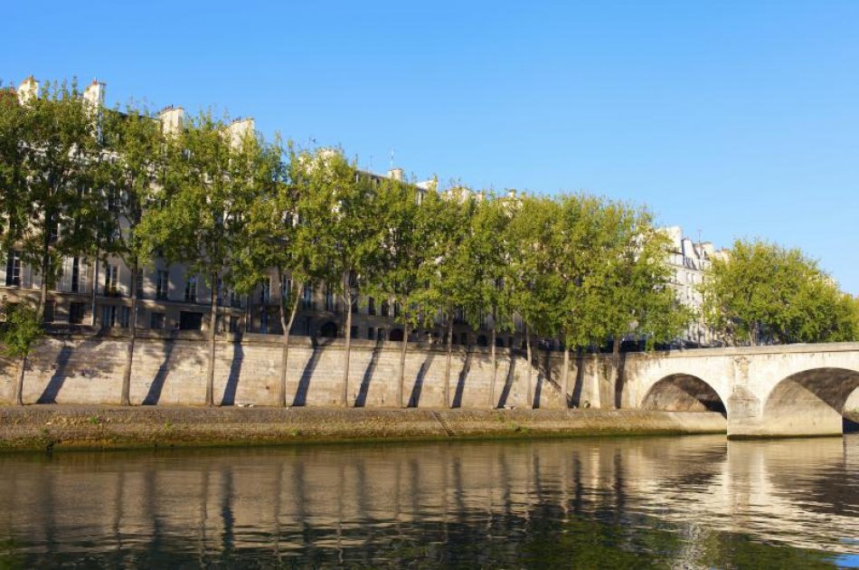 Skip-the-Line Eiffel Tower & Seine River Cruise