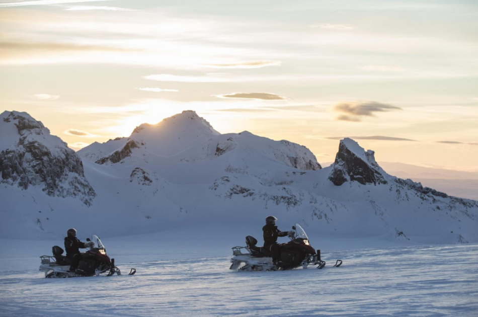 iceland golden circle tour with snowmobile