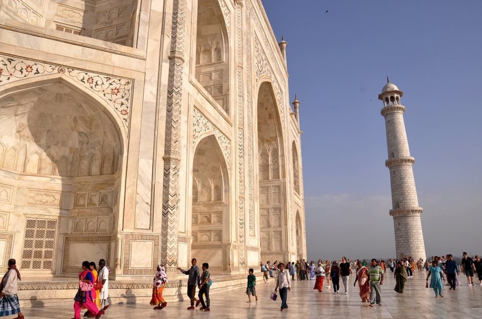 Explore Agra From Jaipur And Drop At New Delhi With Transport