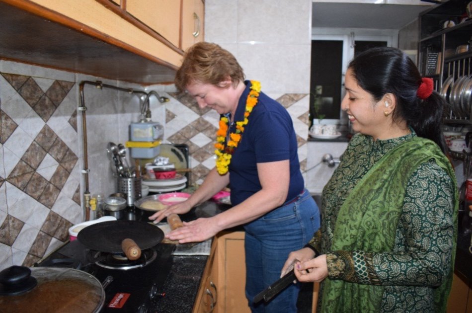 Indian cooking + Lunch/Dinner and interaction with an Indian family @ Chez Anjali