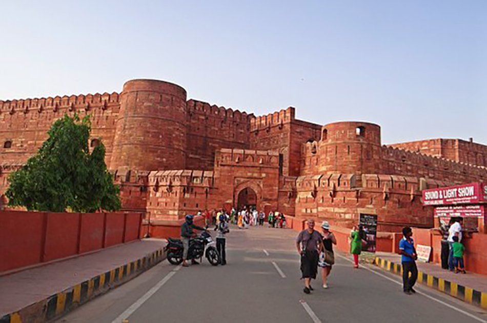 Memorable Experience Taj Mahal and Agra Fort Private Tour Including Lunch and Entrance Tickets