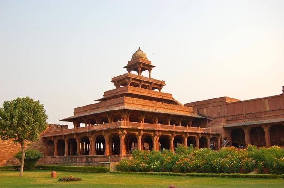 Private Full Day Taj Mahal  & Fatehpur Sikri Tour from Delhi By Car