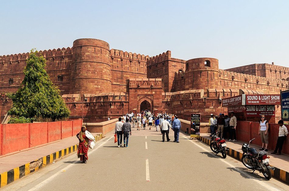 Private Full Day Taj Mahal  & Fatehpur Sikri Tour from Delhi By Car