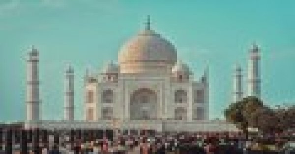 Taj Mahal Day Trip with Agra Fort by Car