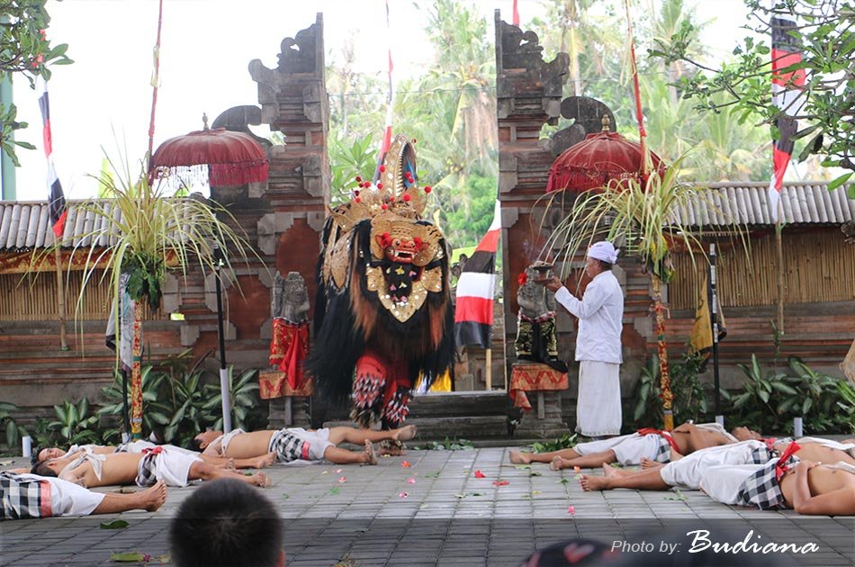 Barong and Trance Keris Dance Show & Tour