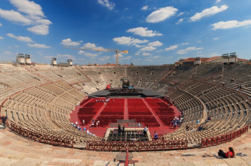 Best of Verona - Arena and Walking Tour of Verona 