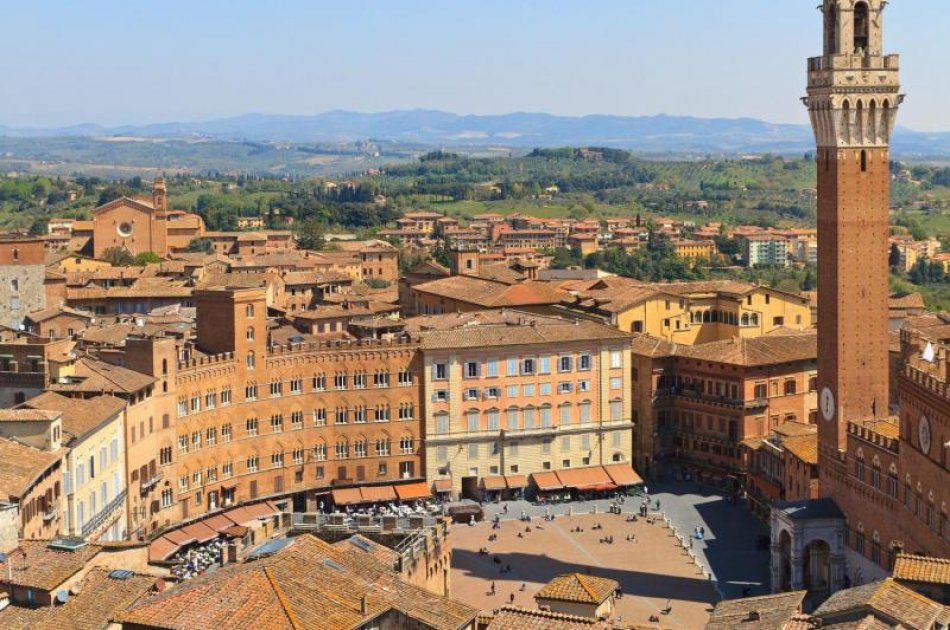 Guided Walking Tour of beautiful Siena