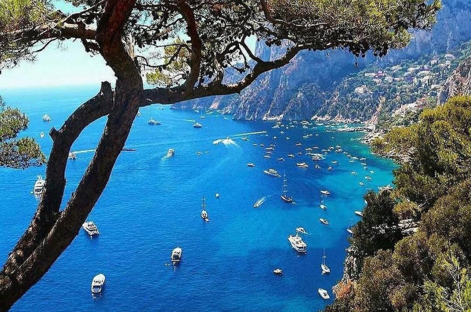 Isola Bella with Blue Grotto Included!