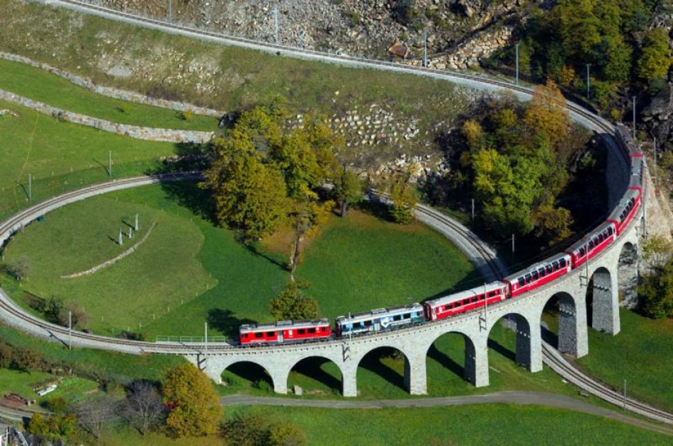 Swiss Chocalate and Alps Tour with Bernina Express