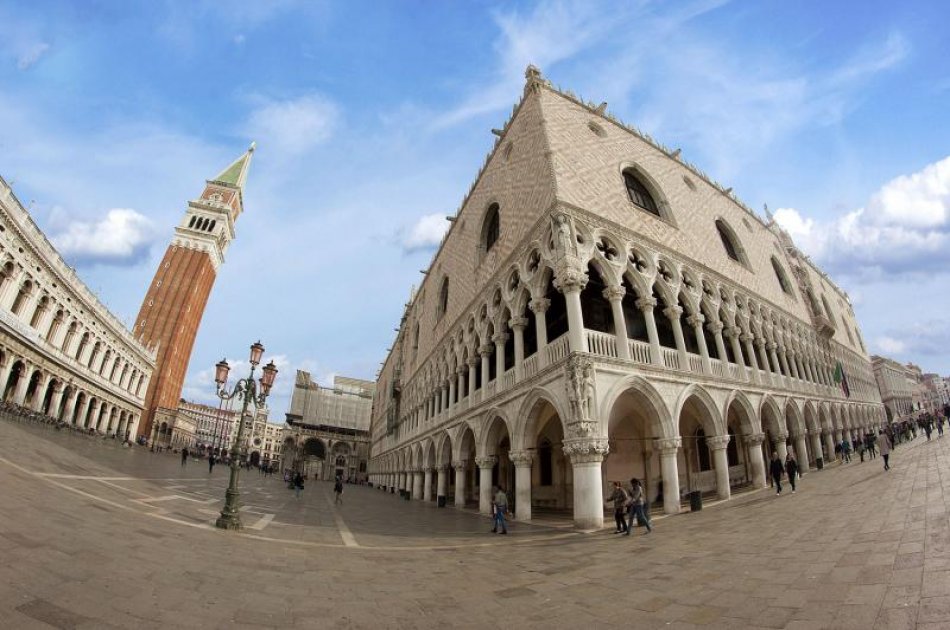 Visit The Doge's Palace - Stunning Building and Architectural Masterpiece 