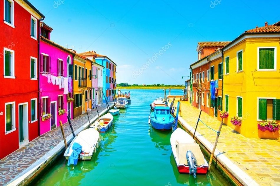 Visit the Islands of the Lagoon: Murano & Burano