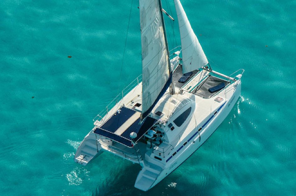 4 Hour  Deluxe catamaran tour (up to 30 people)