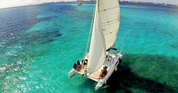 4 Hour Isla Mujeres Nalgone Catamaran 30' (up to 12 people)