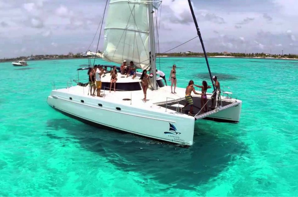 7 Hour Catamaran Private Tour on The Lady Caroline (up to 30 people)