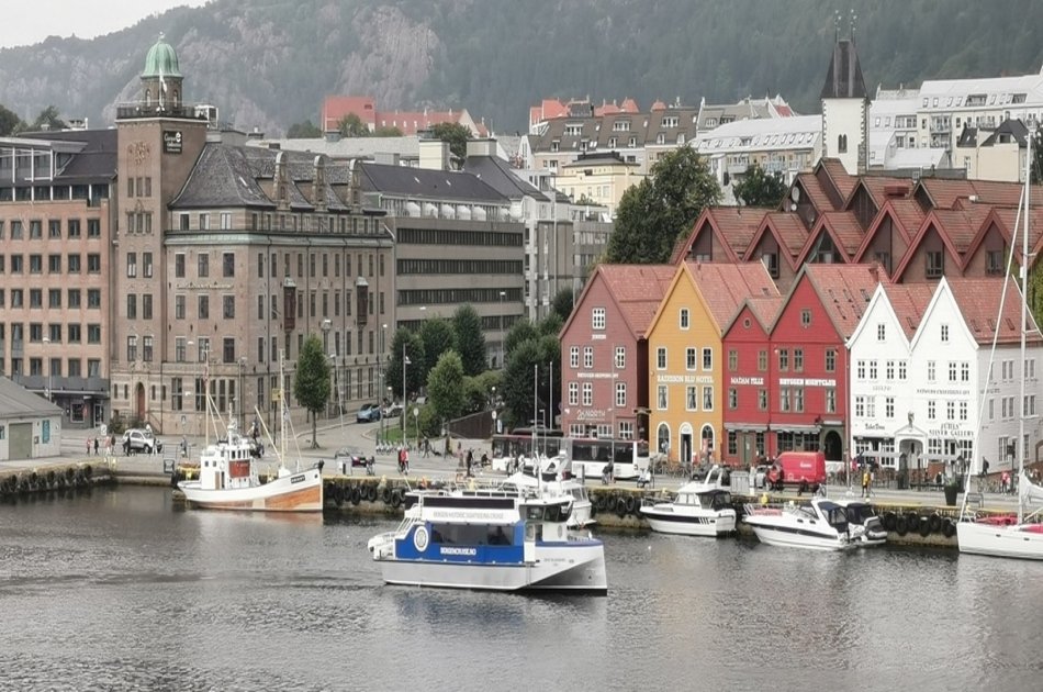 3 in 1 - City Sightseeing, Mount Fløien Funicular and Alverstraumen Fjord Cruise