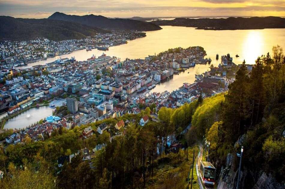 3 in 1 - City Sightseeing, Mount Fløien Funicular and Alverstraumen Fjord Cruise