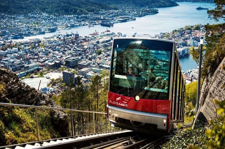 3 in 1 - City Sightseeing, Mount Fløien Funicular and Alverstraumen Fjord Cruise