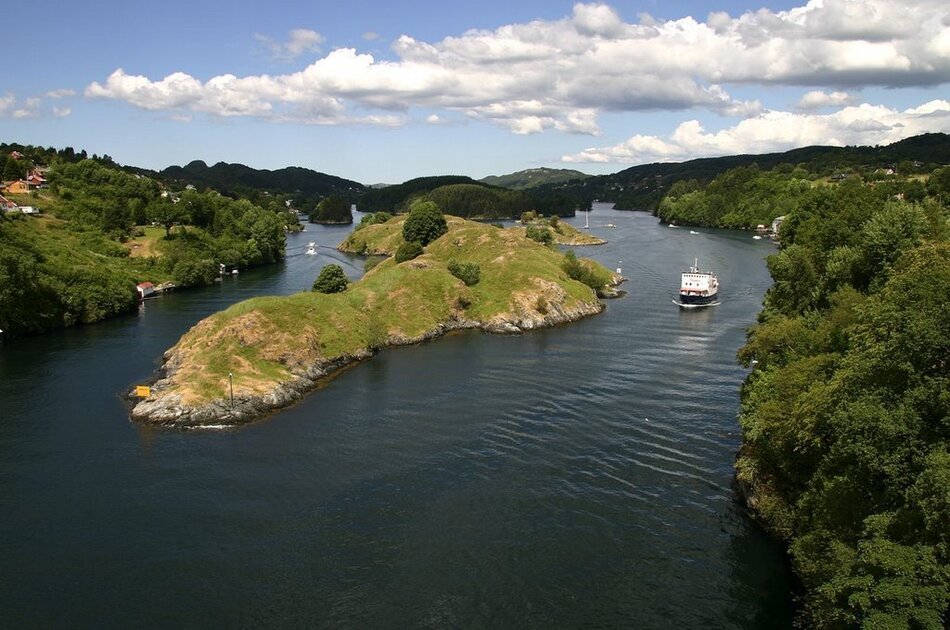 Bergen Fjord Cruise to Alversund Streams