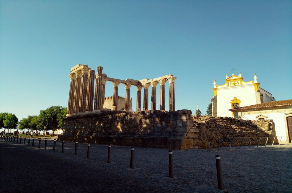 Evora and Megalithic Circuit Private Full Day Tour