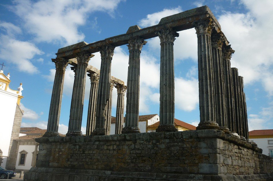 Evora and Megalithic Circuit Private Full Day Tour