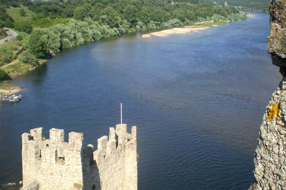 Private Tour Route Castles and Caves, Santarem, Almourol, Tomar from Lisbon