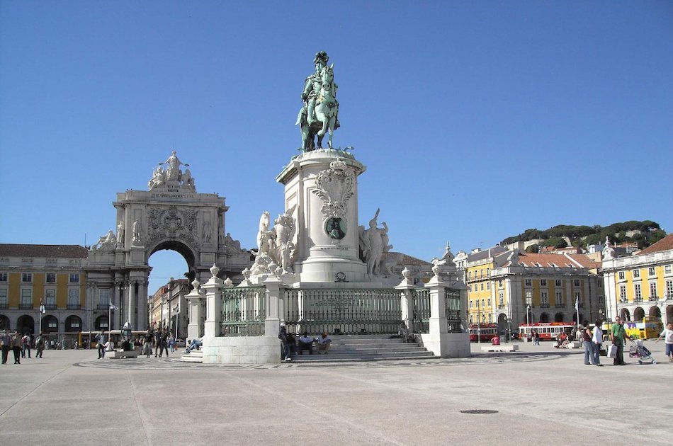 Transfer from Lisbon Airport to Lisbon
