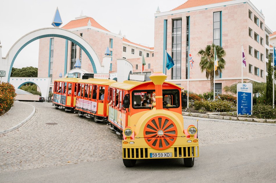 Vilamoura: Hop On Hop Off City Tour by Tourist Train