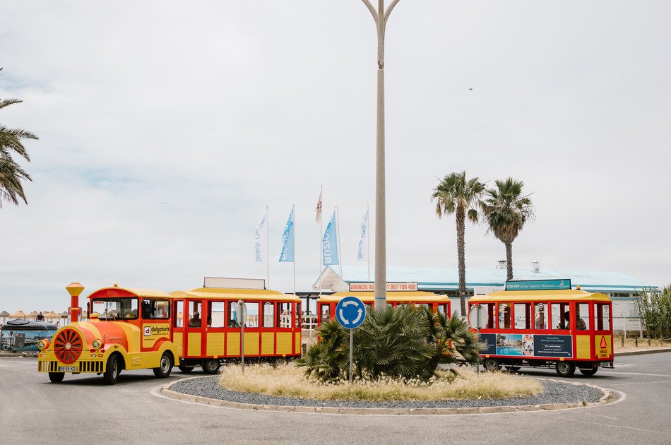 Vilamoura: Hop On Hop Off City Tour by Tourist Train