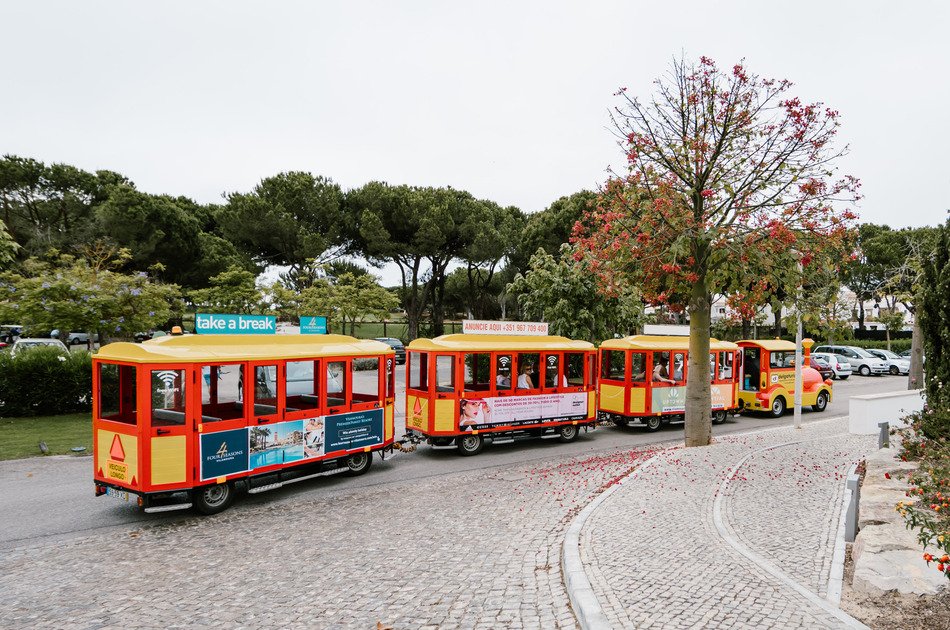 Vilamoura: Hop On Hop Off City Tour by Tourist Train