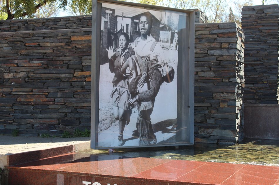 Pretoria, Soweto & Apartheid Museum Day Tour from Johannesburg