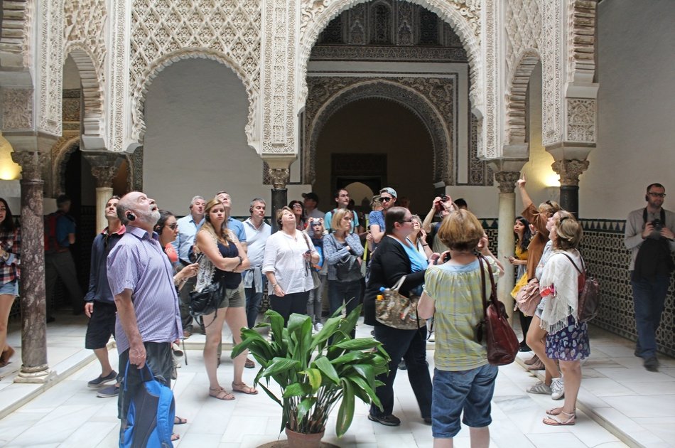 ALCÁZAR GUIDED TOUR AND ROOF TOUR. PRIVATE