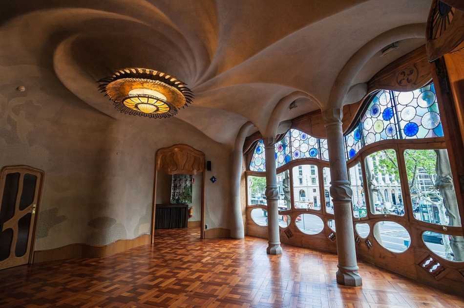 Barcelona’s Modernist Houses Private Tour with Casa Batlló and Sagrada Familia Tickets