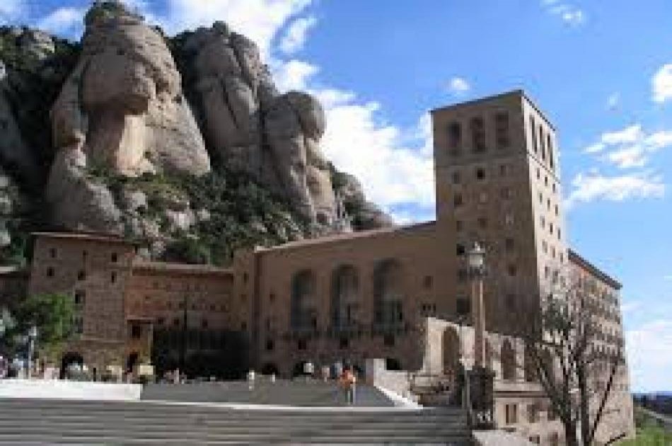 Montserrat Mountain Small Group Tour From Barcelona