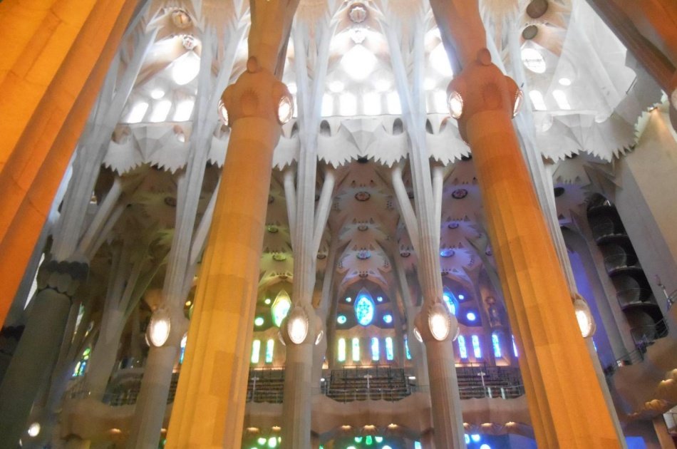 private gaudi tour barcelona