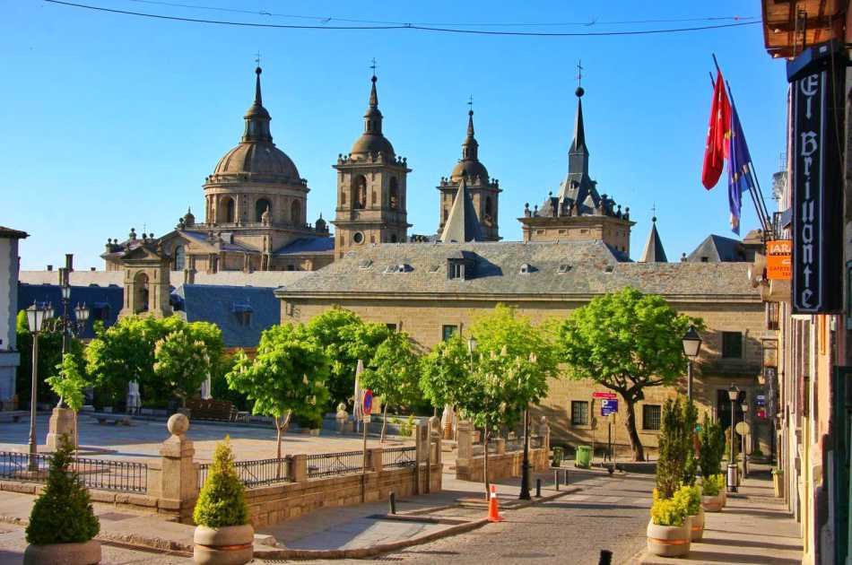 San Lorenzo De El Escorial Private Tour: the Royal City