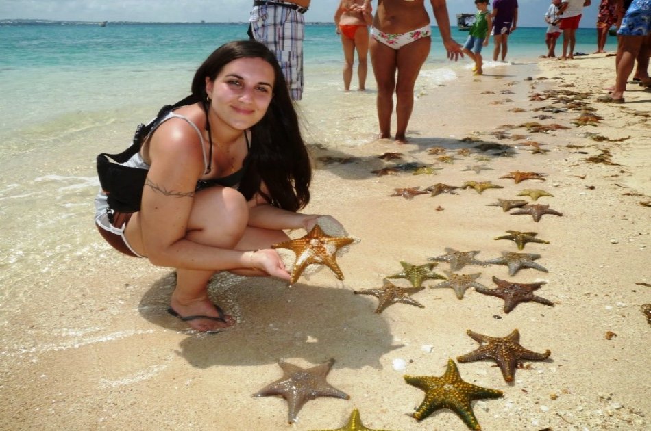 Group Tour of Nakupenda Beach in Zanzibar with Sea Food Lunch