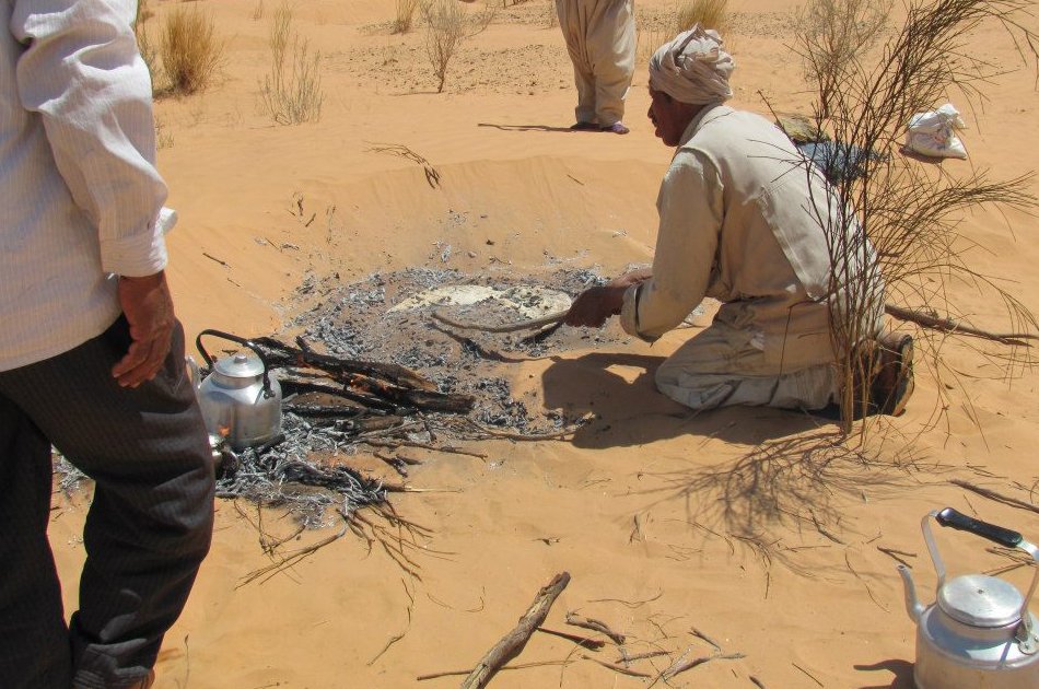 2-Day Sahara Desert Camel Trek in Tunisia