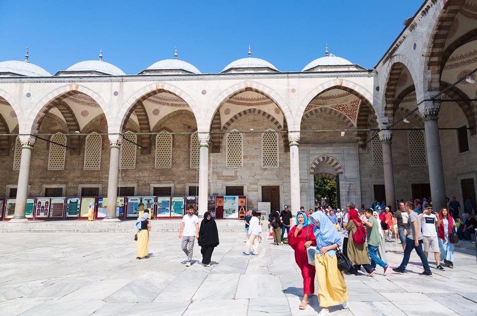 Half Day Group Tour of Hagia Sophia and Topkapi Palace in Istanbul